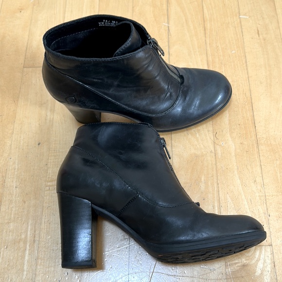 New ! BORN Kenley Leather Boots - Picture 1 of 3